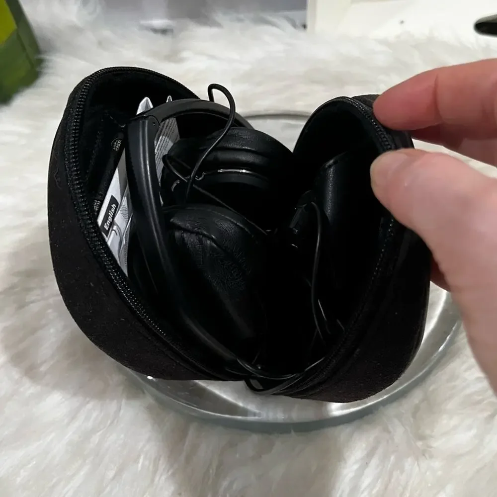 NEW Sony MDR-NC40 Noise Canceling Headphones NIC